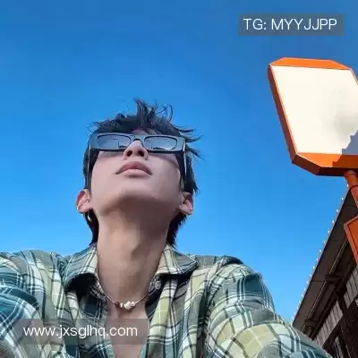费冕靖